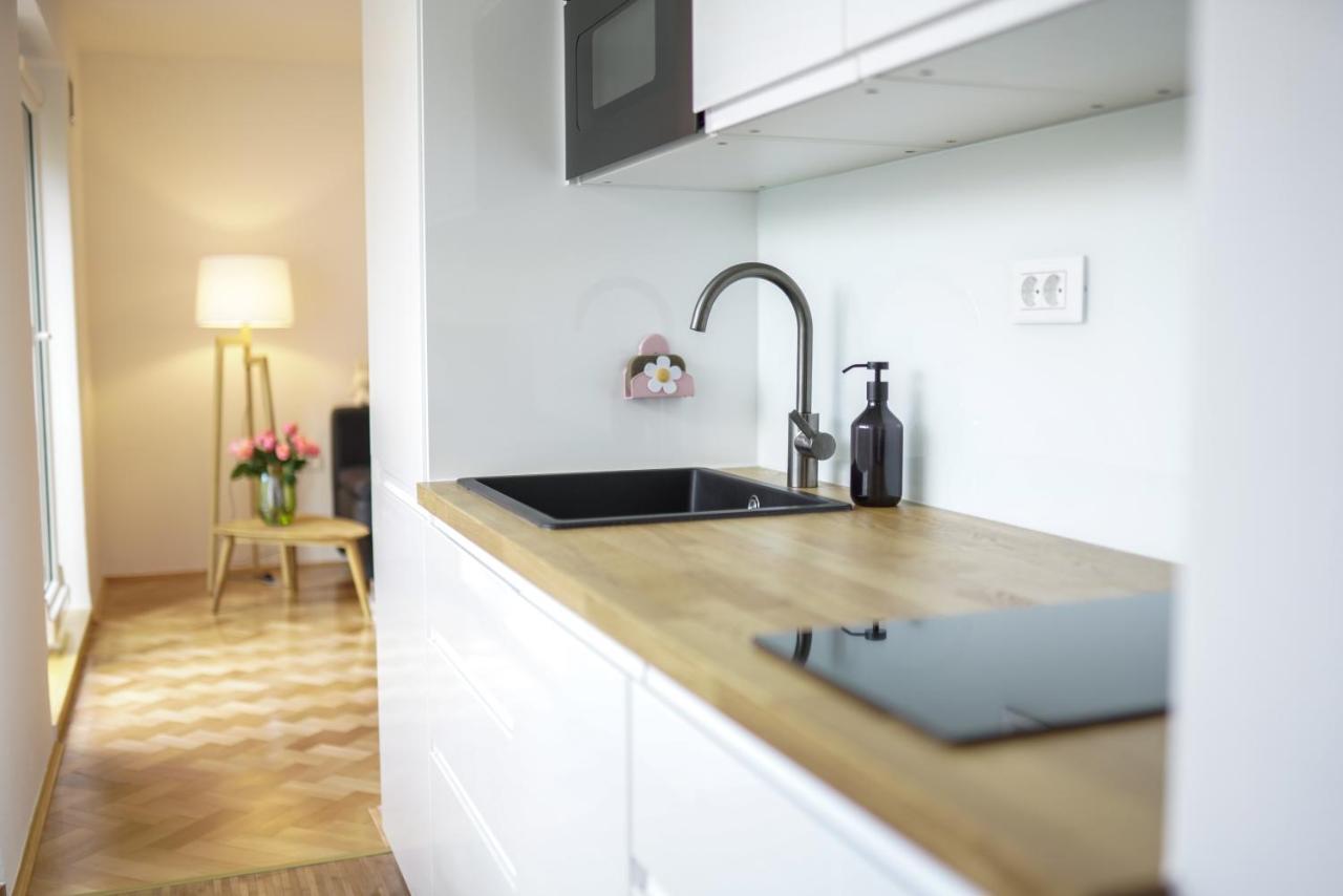Bright Apartman
